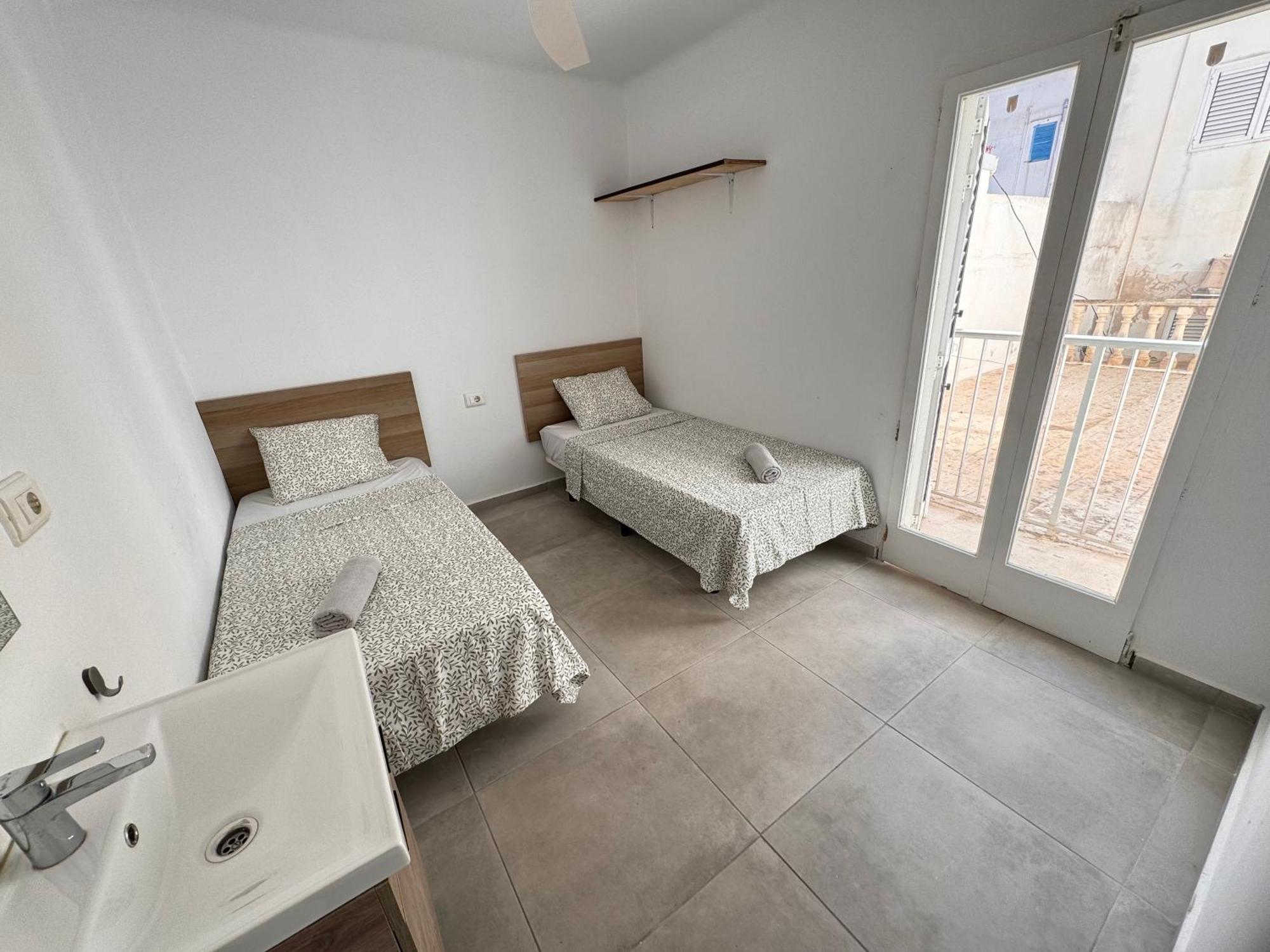 Hostal Cisne Hotell San Antonio  Eksteriør bilde