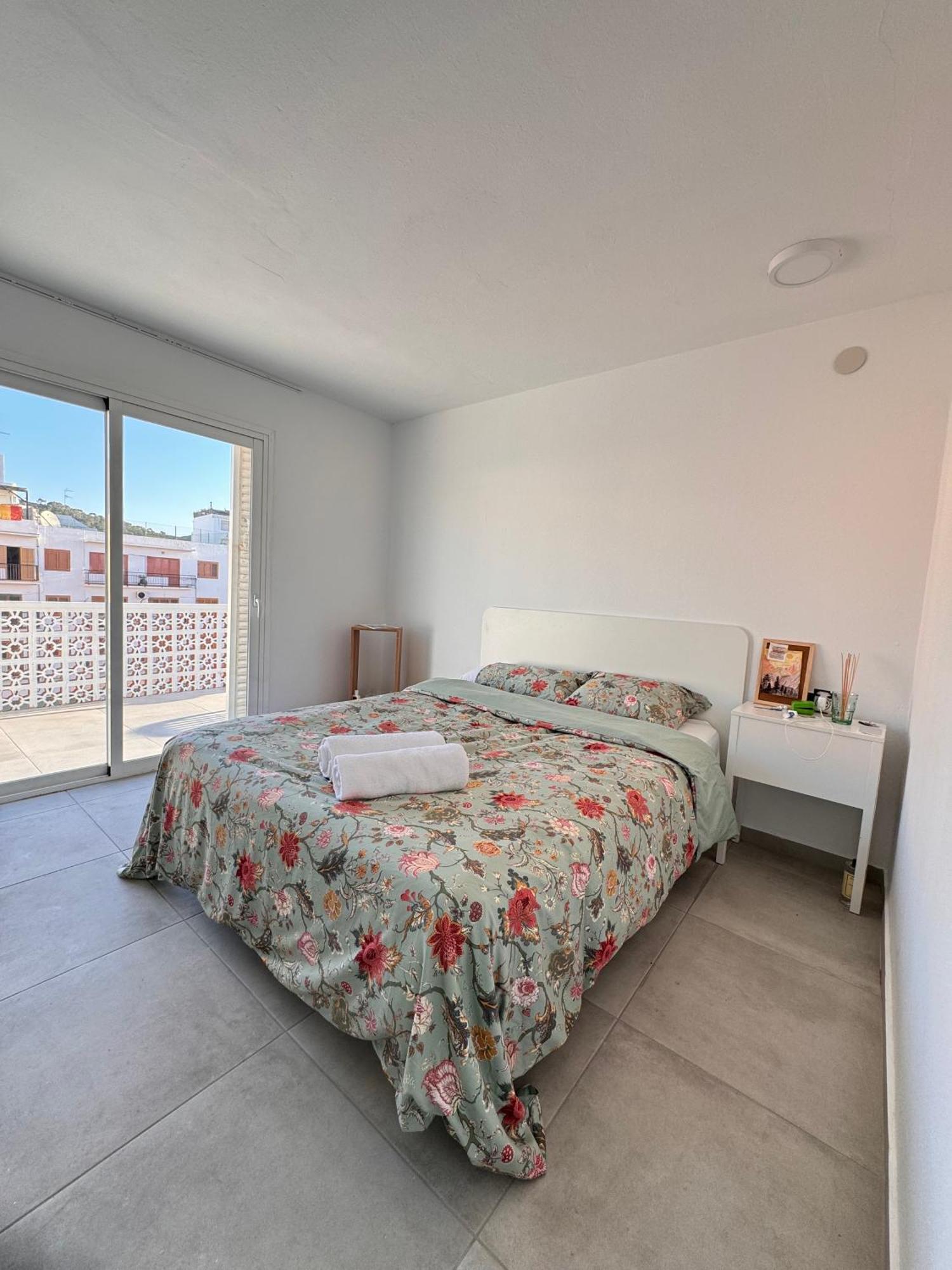 Hostal Cisne Hotell San Antonio  Eksteriør bilde