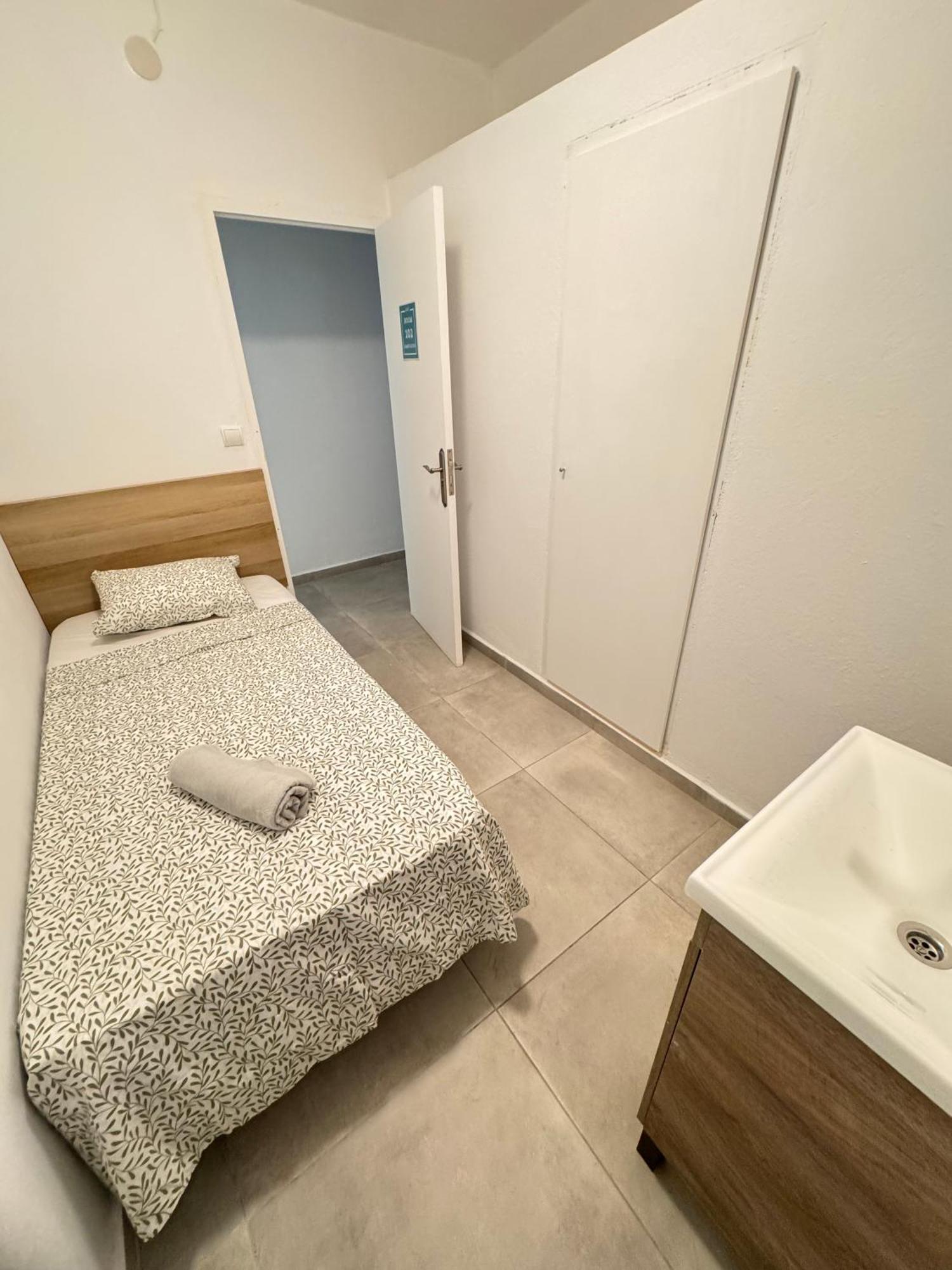 Hostal Cisne Hotell San Antonio  Eksteriør bilde