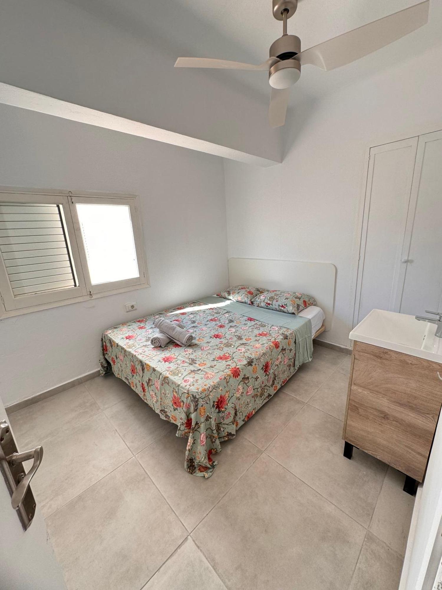 Hostal Cisne Hotell San Antonio  Eksteriør bilde