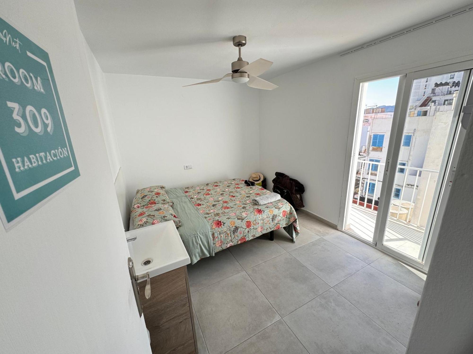 Hostal Cisne Hotell San Antonio  Eksteriør bilde